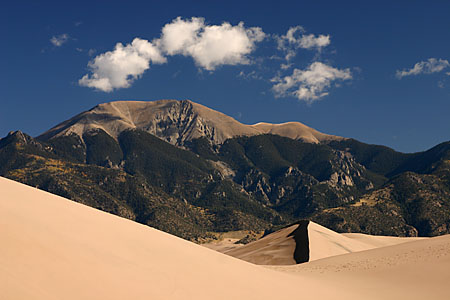 Dünen und Berge. (35.782 Byte)